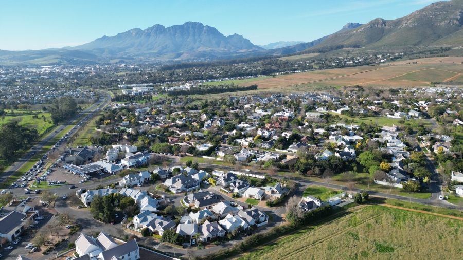 2 Bedroom Property for Sale in Paradyskloof Western Cape